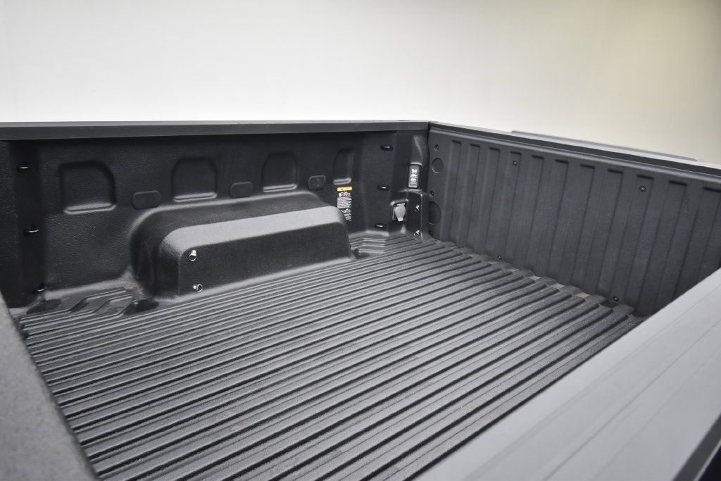 Used 2023 Chevrolet Silverado 1500 LT AWD/4WD image 24
