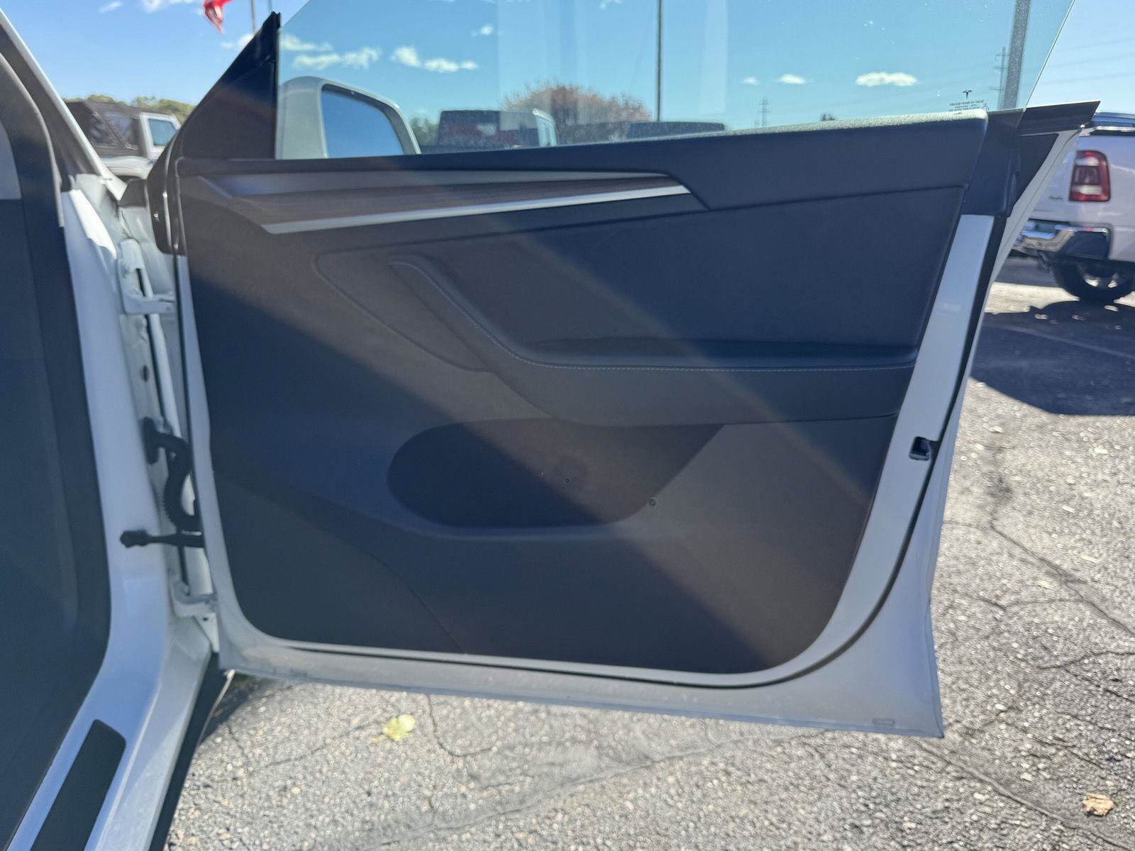 Used 2022 Tesla Model Y Long Range AWD/4WD image 21