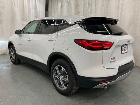 Used 2025 Chevrolet Blazer LT FWD image 5
