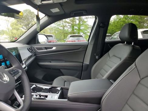 New 2026 Volkswagen Atlas Cross Sport SEL R-Line AWD/4WD image 17