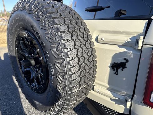 New 2025 Ford Bronco Badlands w/ Sasquatch Package image 19