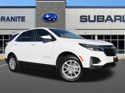 Used 2023 Chevrolet Equinox LT image 2