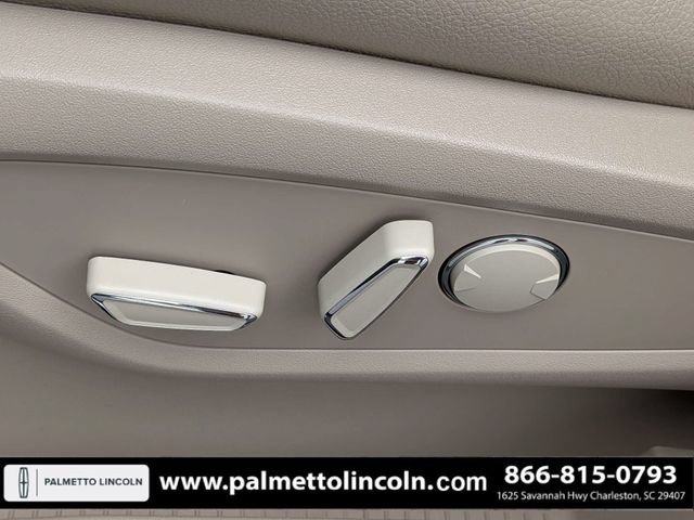 Certified 2022 Lincoln Nautilus FWD w/ Premium Package image 20