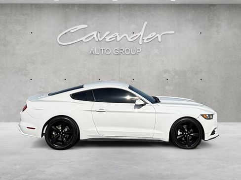 Used 2017 Ford Mustang Coupe RWD image 17