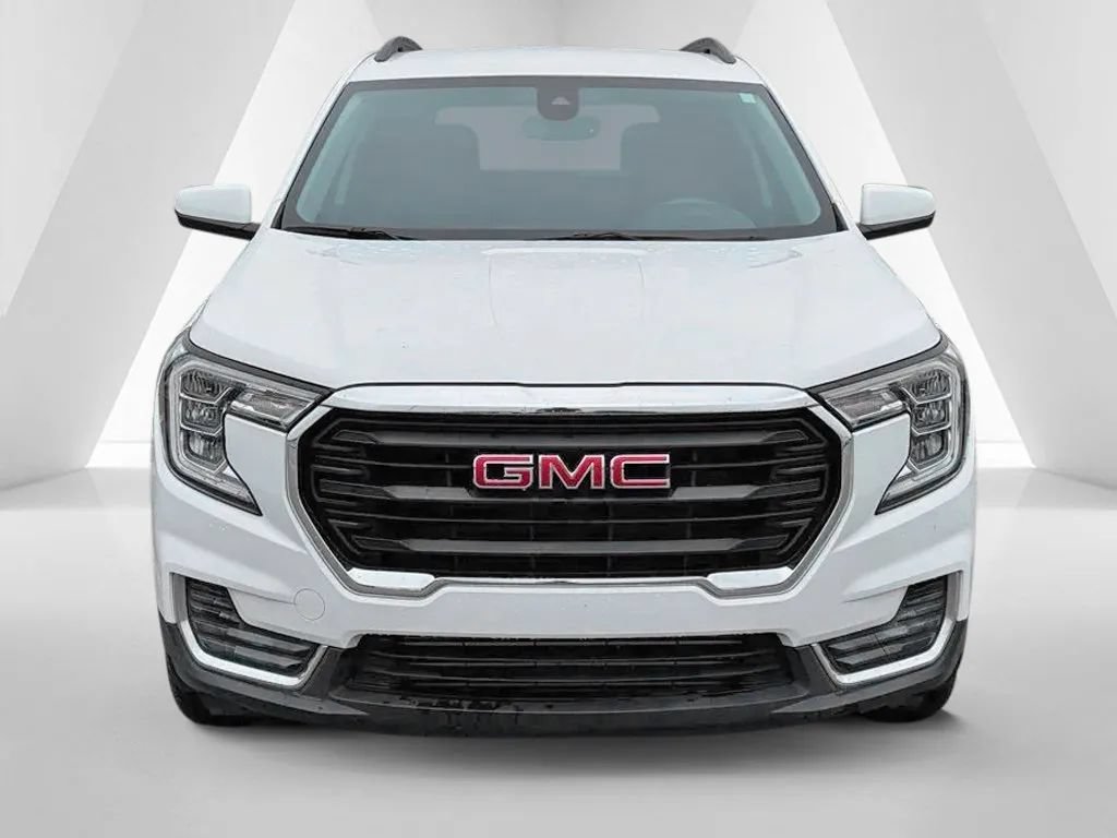 Used 2022 GMC Terrain SLE w/ Driver Convenience Package AWD/4WD image 3