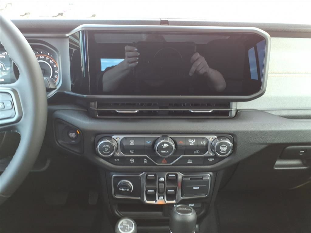 New 2026 Jeep Gladiator Sport AWD/4WD image 21