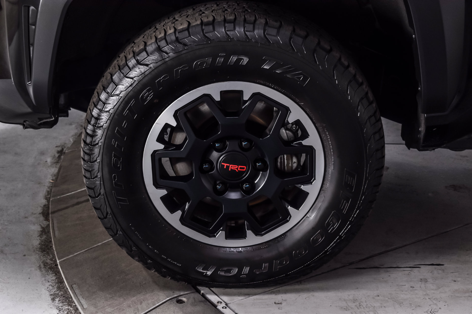 Used 2024 Toyota Tacoma TRD Off-Road AWD/4WD image 12