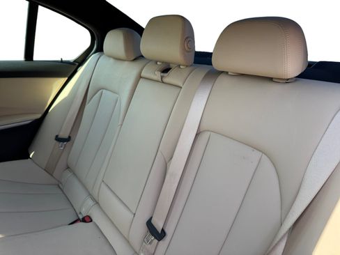 Used 2021 BMW 330i Sedan RWD image 16