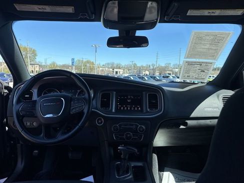 Used 2022 Dodge Charger SXT image 11