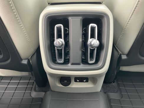 New 2025 Volvo XC40 B5 Plus w/ Protection Package Premier image 19