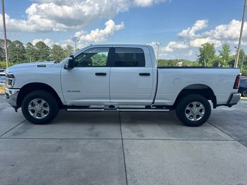 Used 2026 RAM 2500 Big Horn AWD/4WD image 4