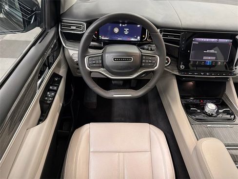 Used 2022 Jeep Wagoneer Series III w/ Premium Group I image 24