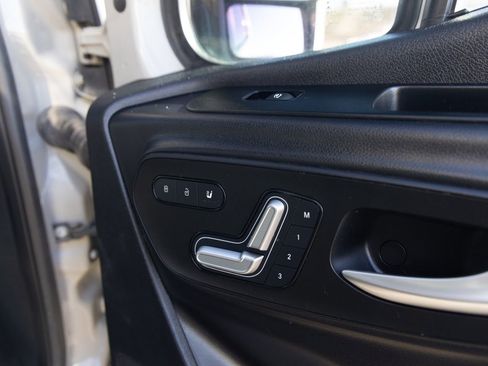 Used 2021 Mercedes-Benz Sprinter 2500 image 33