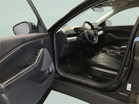 Used 2023 Ford Mustang Mach-E Select image 11