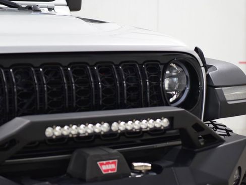 Used 2024 Jeep Wrangler Unlimited Sport AWD/4WD image 9