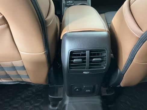 Used 2025 Ford Bronco Sport Outer Banks w/ Sasquatch Outer Banks Package image 27