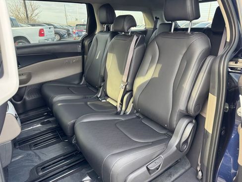 New 2026 Kia Carnival image 12