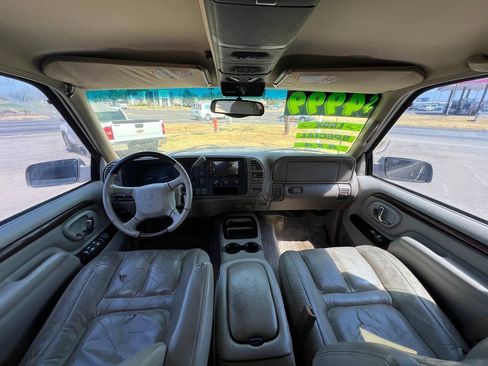 Used 2000 Cadillac Escalade 4WD image 9