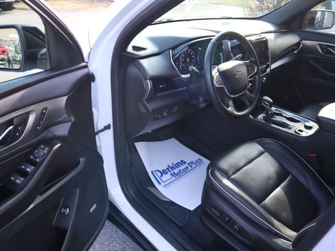 Used 2024 Chevrolet Traverse Premier w/ Redline Edition image 3
