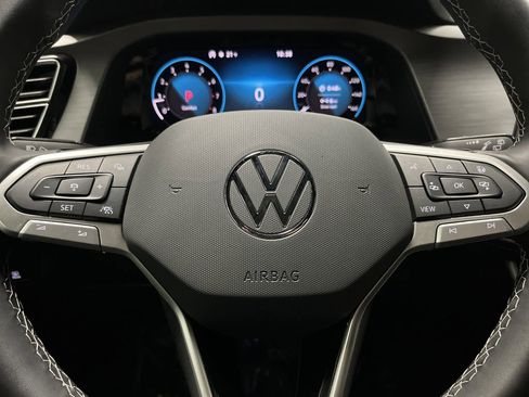 Used 2024 Volkswagen Atlas Cross Sport SE w/ Panoramic Sunroof Package image 16