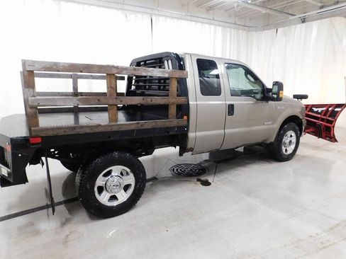 Used 2005 Ford F350 Lariat image 3