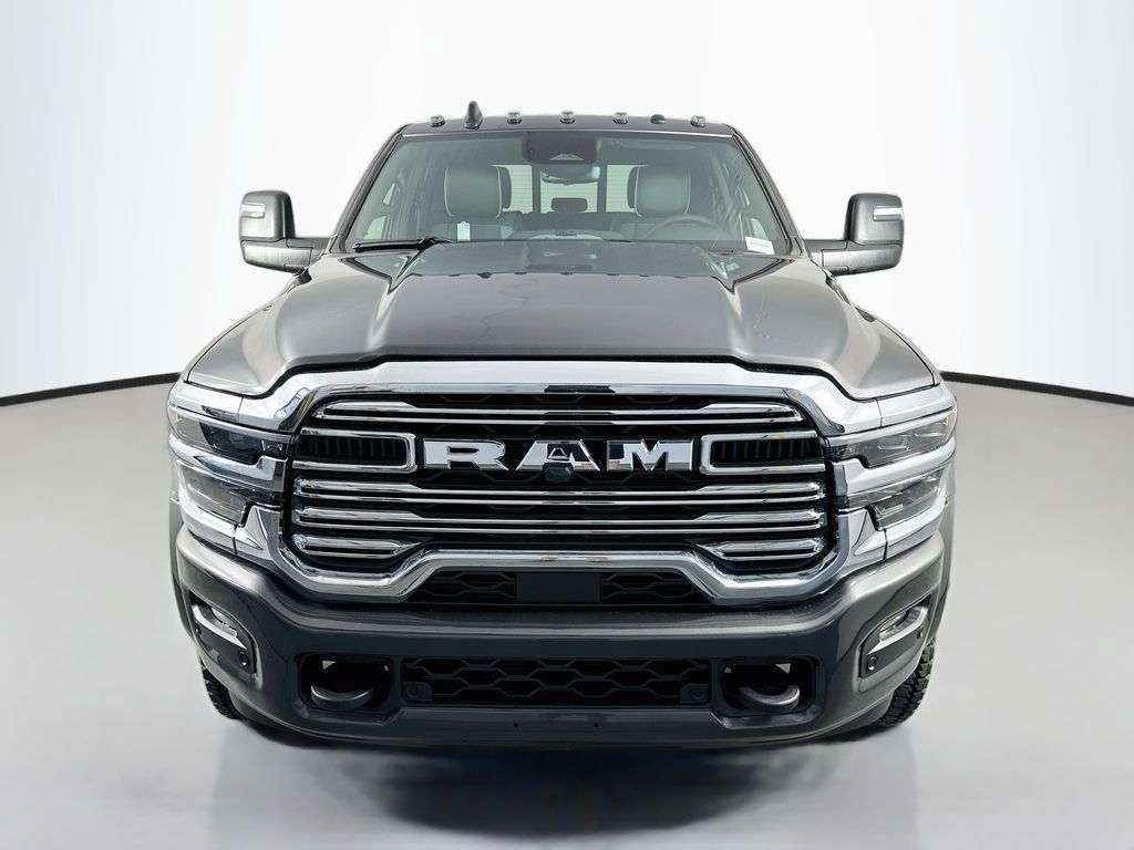 New 2026 RAM 4500 4x4 Crew Cab DRW w/ Laramie Trim Package image 2