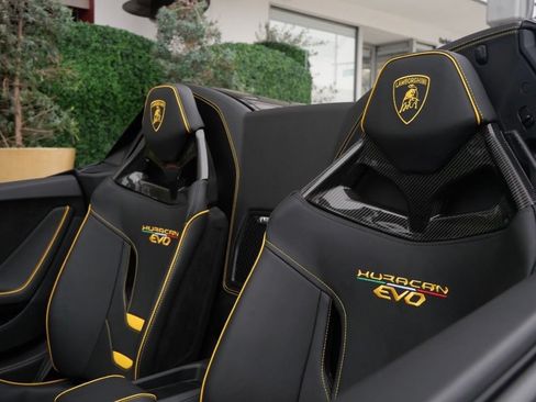 Used 2024 Lamborghini Huracan EVO AWD/4WD image 19