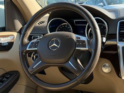 Used 2015 Mercedes-Benz GL 450 4MATIC image 28