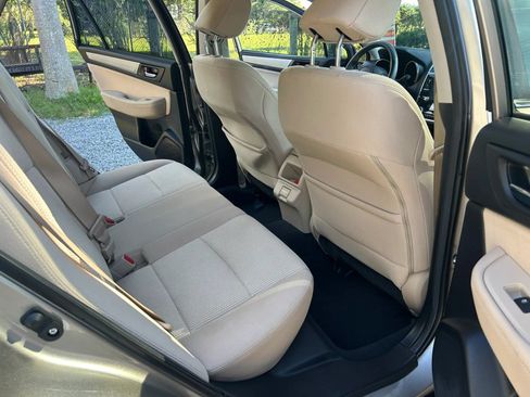 Used 2018 Subaru Outback 2.5i Premium AWD/4WD image 7