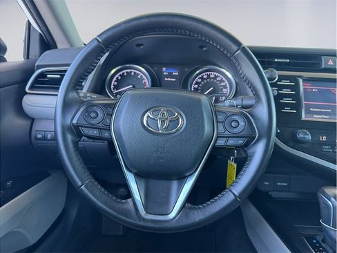 Used 2020 Toyota Camry SE w/ Carpet Mat Package FWD image 12