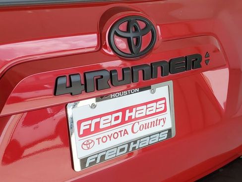 Used 2023 Toyota 4Runner SR5 Premium image 8