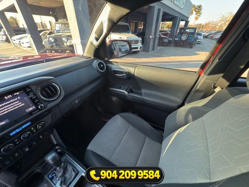 Used 2021 Toyota Tacoma TRD Off-Road w/ Technology Package AWD/4WD image 26