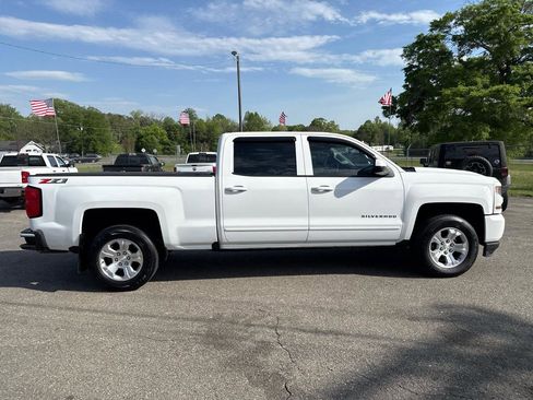 Used 2018 Chevrolet Silverado 1500 LT w/ All Star Edition AWD/4WD image 8