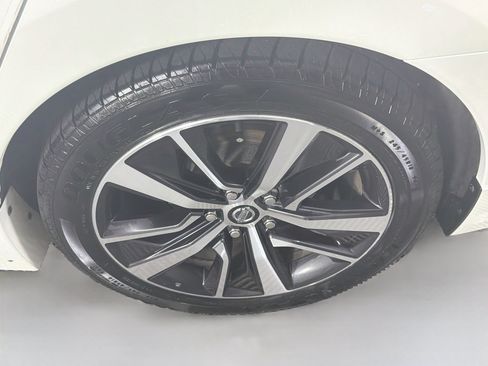 Used 2019 Nissan Maxima 3.5 S w/ Floor Mat Group FWD image 11