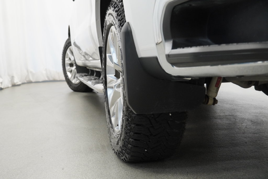 Certified 2021 Chevrolet Silverado 1500 LTZ w/ Z71 Off-Road Package AWD/4WD image 23