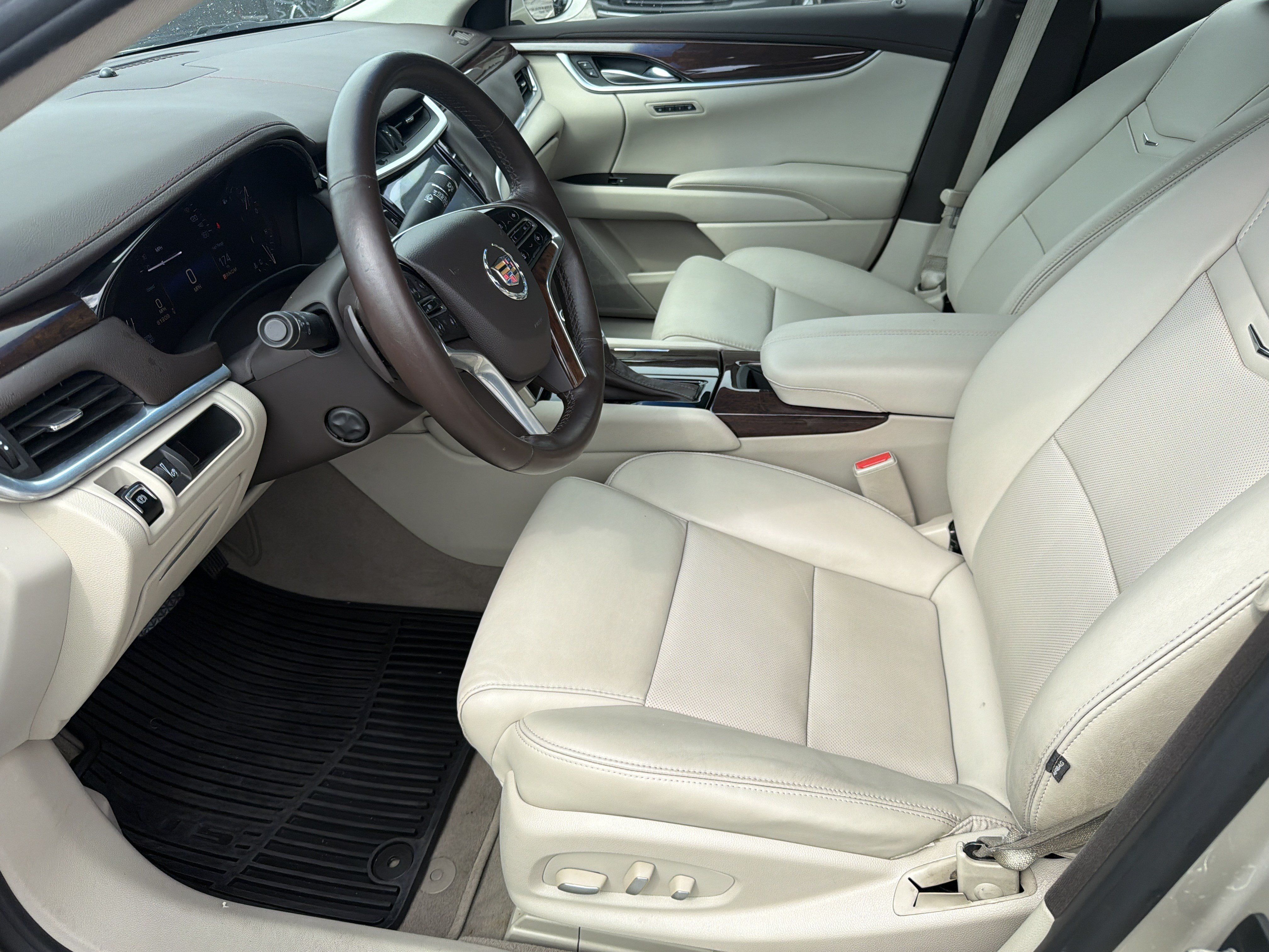 Used 2015 Cadillac XTS Luxury w/ Driver Awareness Package FWD image 10