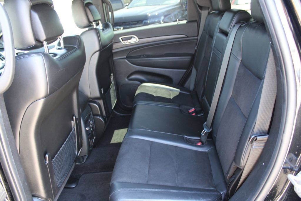 Used 2022 Jeep Grand Cherokee Laredo X AWD/4WD image 15