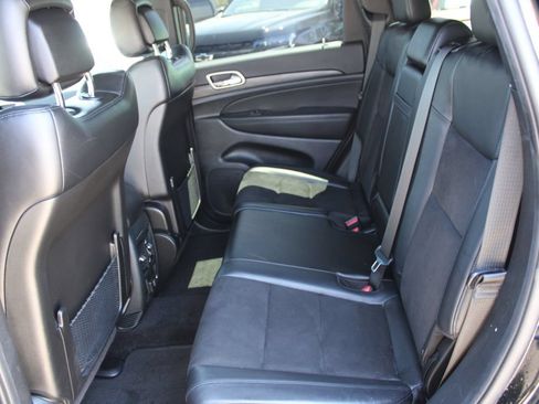 Used 2022 Jeep Grand Cherokee Laredo X AWD/4WD image 15
