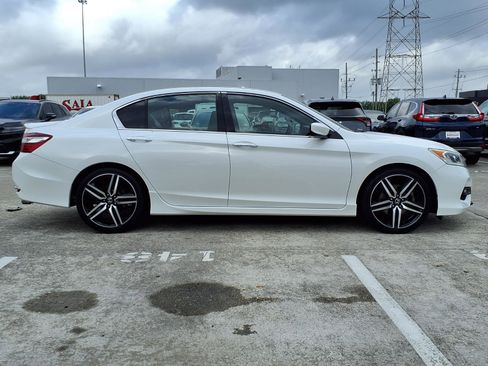 Used 2017 Honda Accord Sport image 26