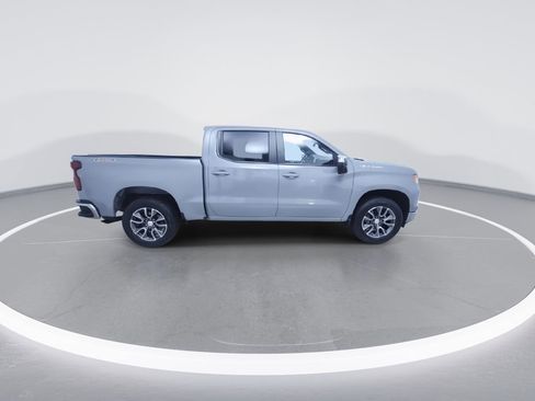 Used 2024 Chevrolet Silverado 1500 LT image 2