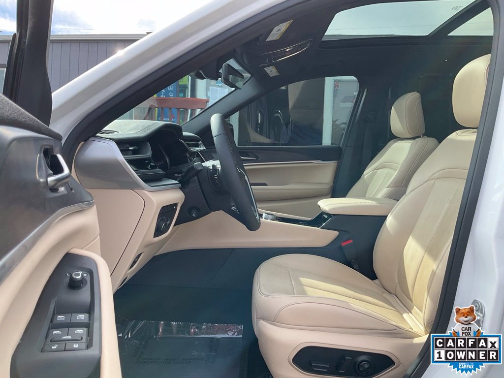 Used 2023 Jeep Grand Cherokee 4WD 4xe w/ Luxury Tech Group II image 8