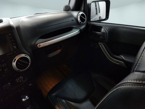 Used 2014 Jeep Wrangler Unlimited Rubicon w/ Dual Top Group image 24