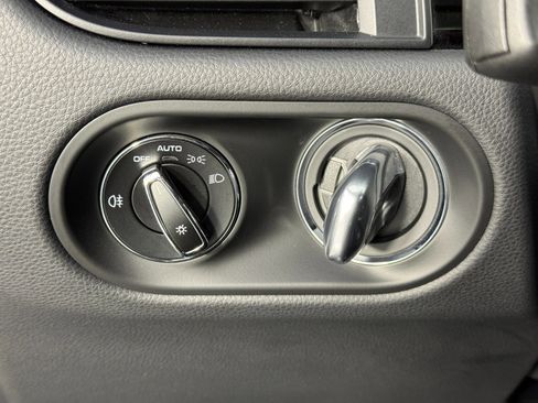 Used 2024 Porsche Macan image 19