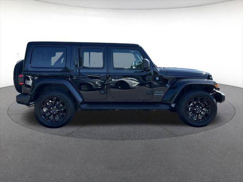 Certified 2025 Jeep Wrangler Unlimited Sahara AWD/4WD image 7