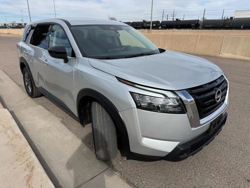 Used 2025 Nissan Pathfinder S image 8
