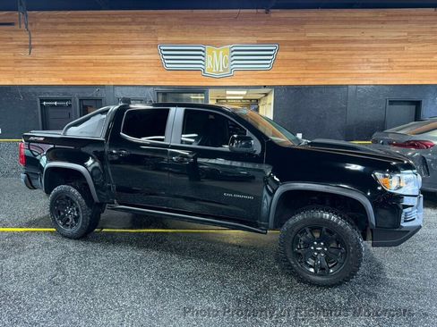 Used 2021 Chevrolet Colorado ZR2 w/ ZR2 Midnight Special Edition AWD/4WD image 1