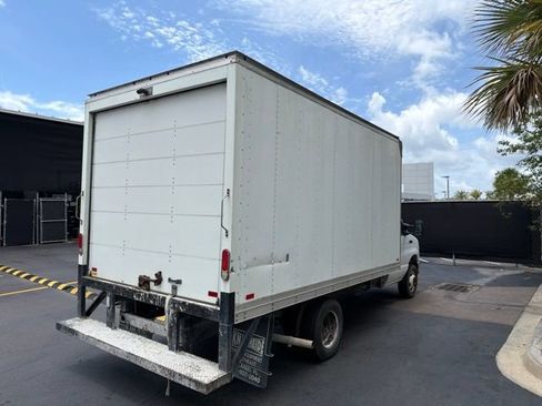 Used 2016 Ford E-350 and Econoline 350 Super Duty RWD image 8