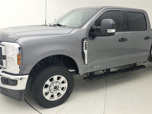 Used 2024 Ford F250 XLT image 4