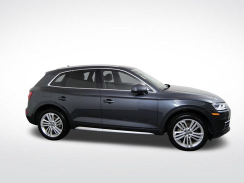 Used 2018 Audi Q5 2.0T Premium Plus w/ Premium Plus Package AWD/4WD image 2
