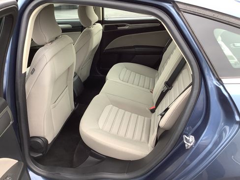 Used 2018 Ford Fusion S FWD image 9